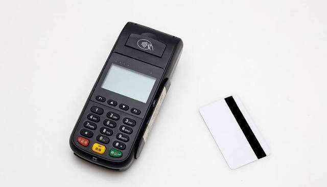 只用身份證、銀行卡的個(gè)人pos機(jī)怎么辦理？